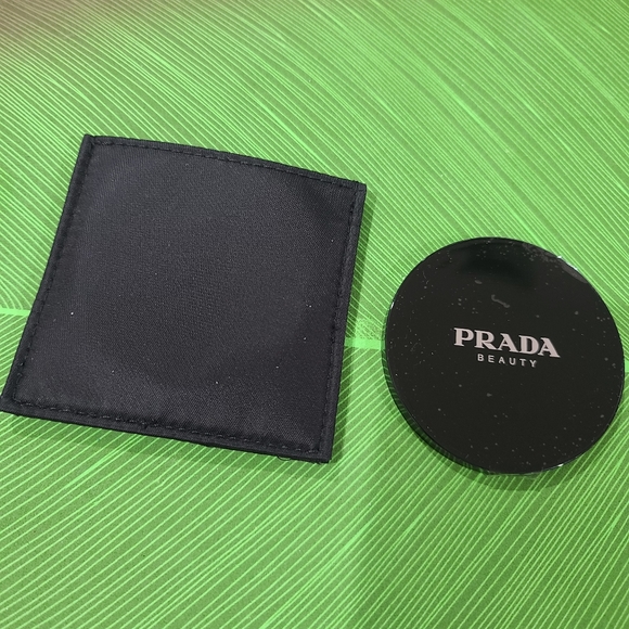 Hand mirror 🪞 ✨️ - Picture 2 of 4